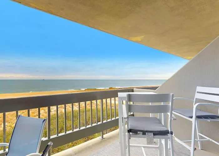 Wonderful In Beachfront Complex With Shared Pool Free Wifi Private Washer & Dryer Holiday home