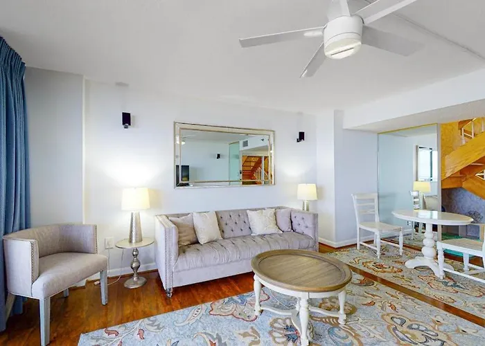 Wonderful In Beachfront Complex With Shared Pool Free Wifi Private Washer & Dryer *
