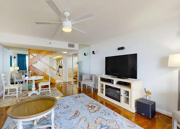 Wonderful In Beachfront Complex With Shared Pool Free Wifi Private Washer & Dryer Holiday home