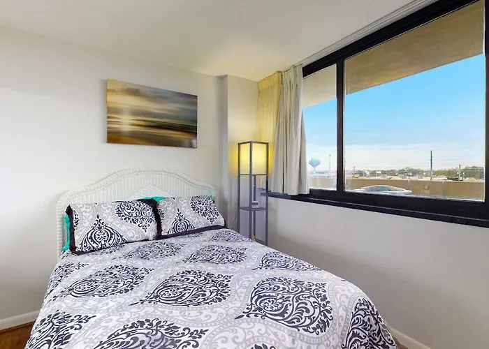 Wonderful In Beachfront Complex With Shared Pool Free Wifi Private Washer & Dryer Holiday home