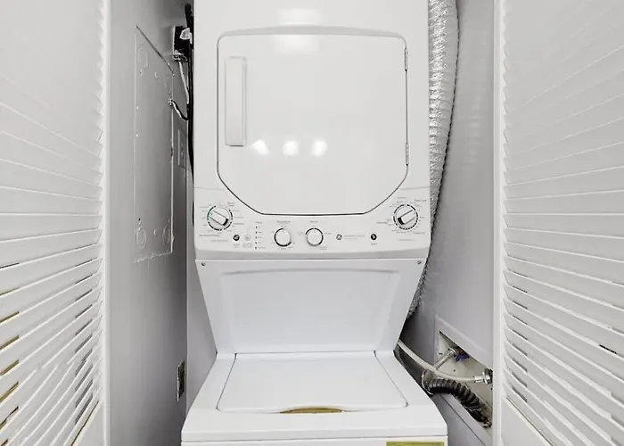 Holiday home Wonderful In Beachfront Complex With Shared Pool Free Wifi Private Washer & Dryer *