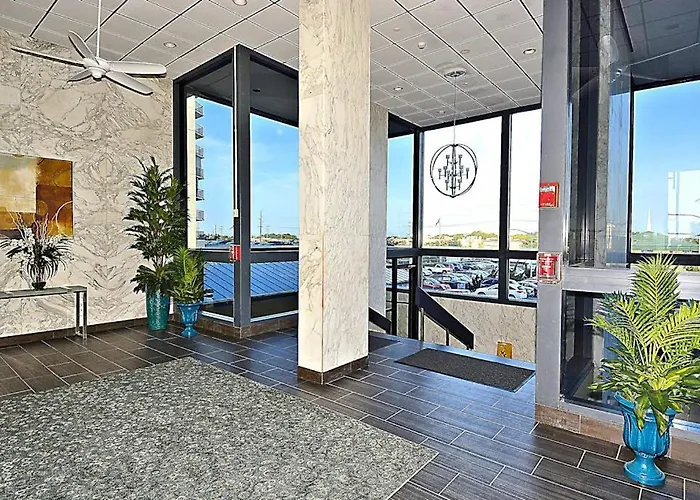 Wonderful In Beachfront Complex With Shared Pool Free Wifi Private Washer & Dryer